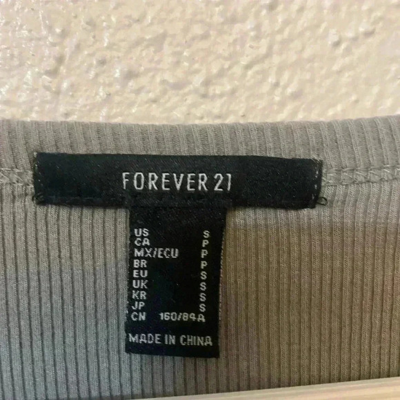 FOREVER 21 Size S Long Sleeve Cropped Sweater - Picture 3 of 3